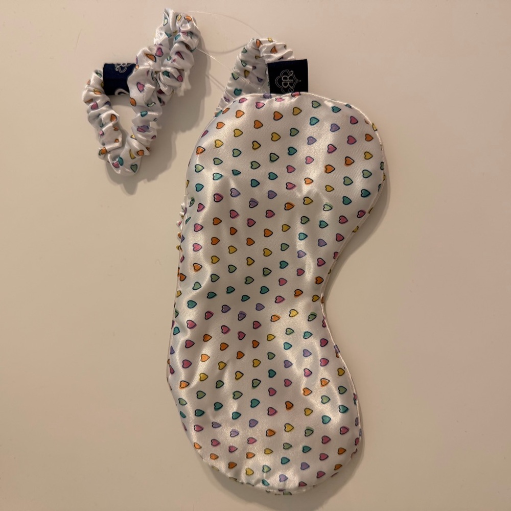 BNWT ROLLER RABBIT X TARGET COLLAB SLEEP MASK.